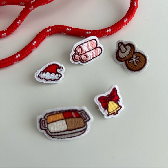 Circle cord lanyard, ID strap and Pin Patches - Picture 4 of 9